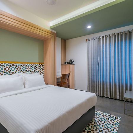 Aryaas Regent Hotel Kochi Buitenkant foto