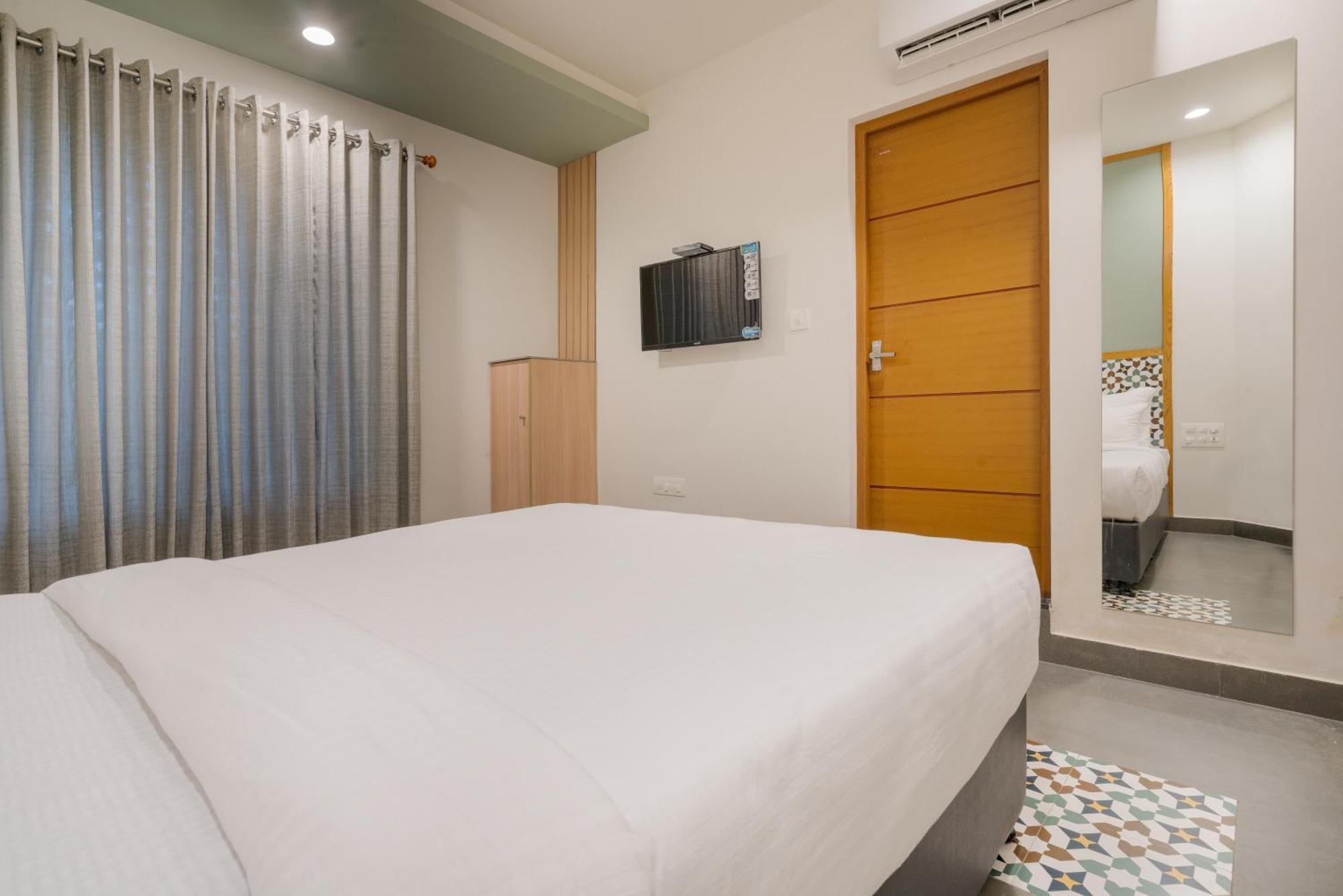 Aryaas Regent Hotel Kochi Buitenkant foto