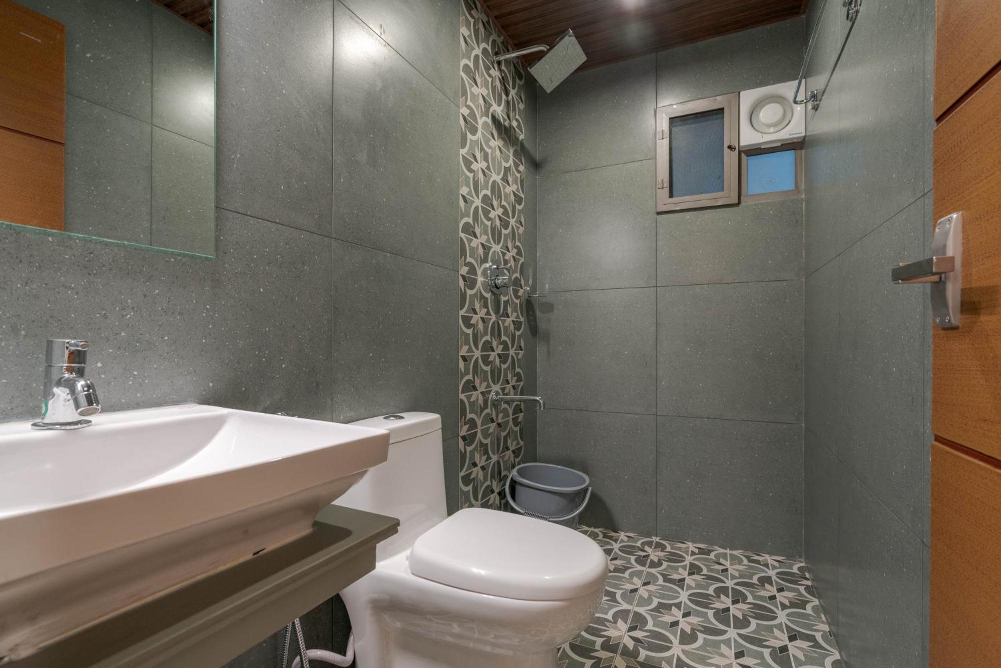 Aryaas Regent Hotel Kochi Buitenkant foto
